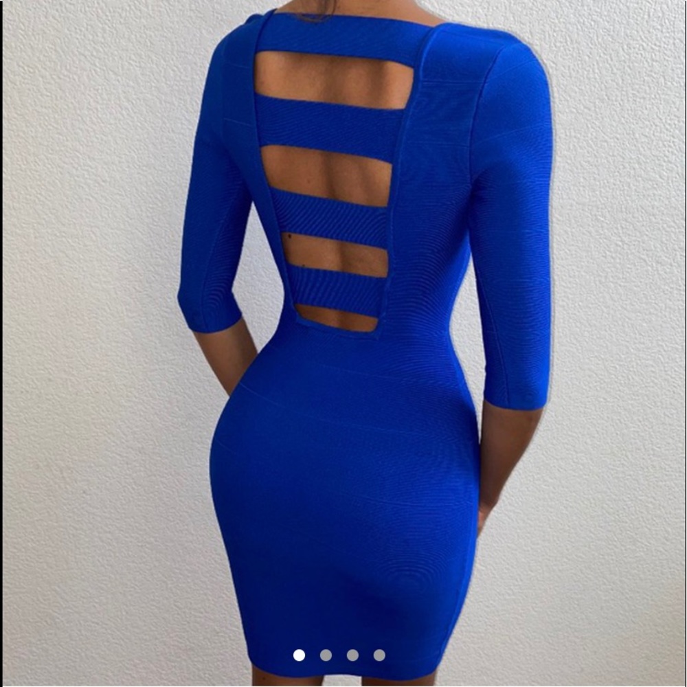Guess body-con dress💙